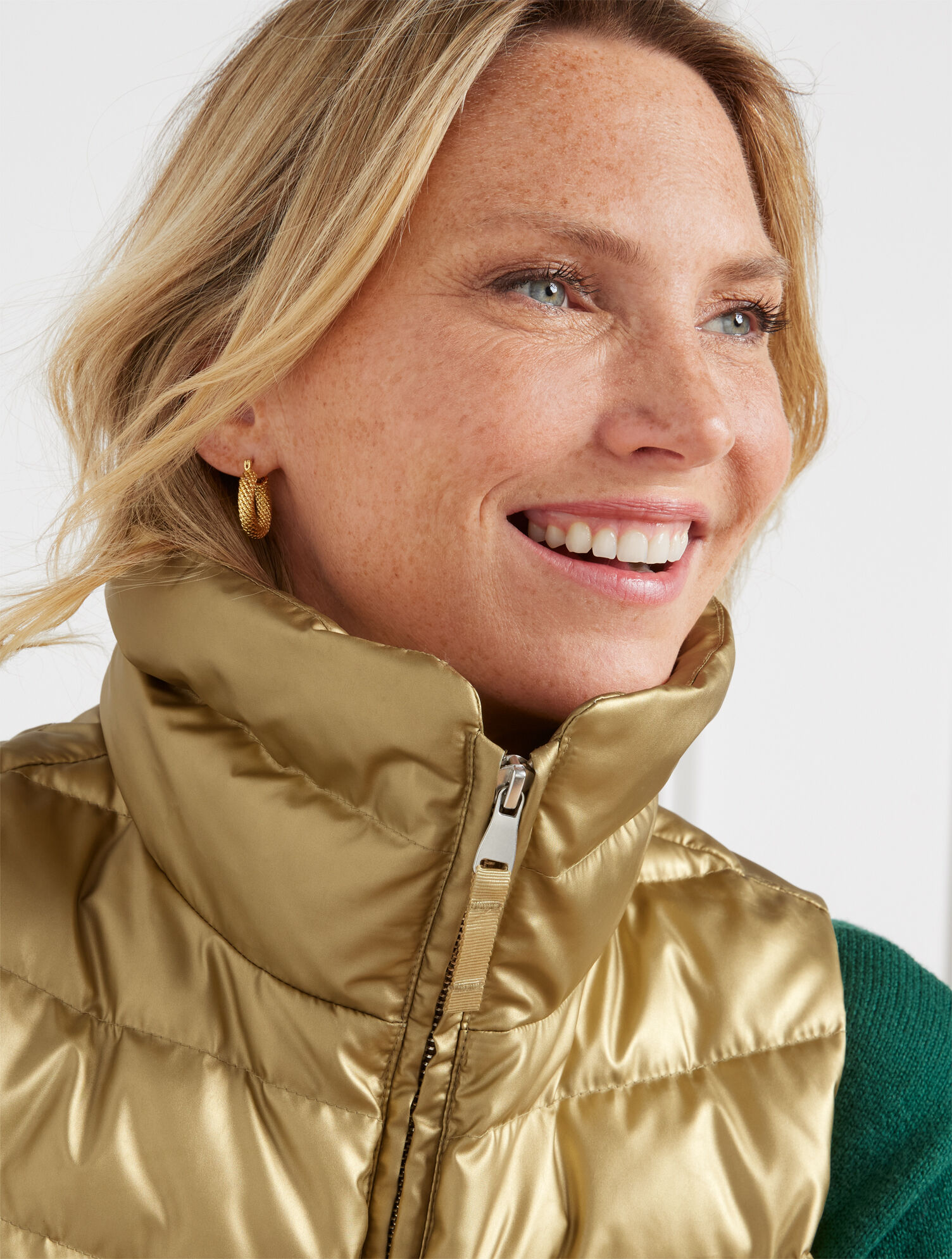 Gold puffer clearance vest womens